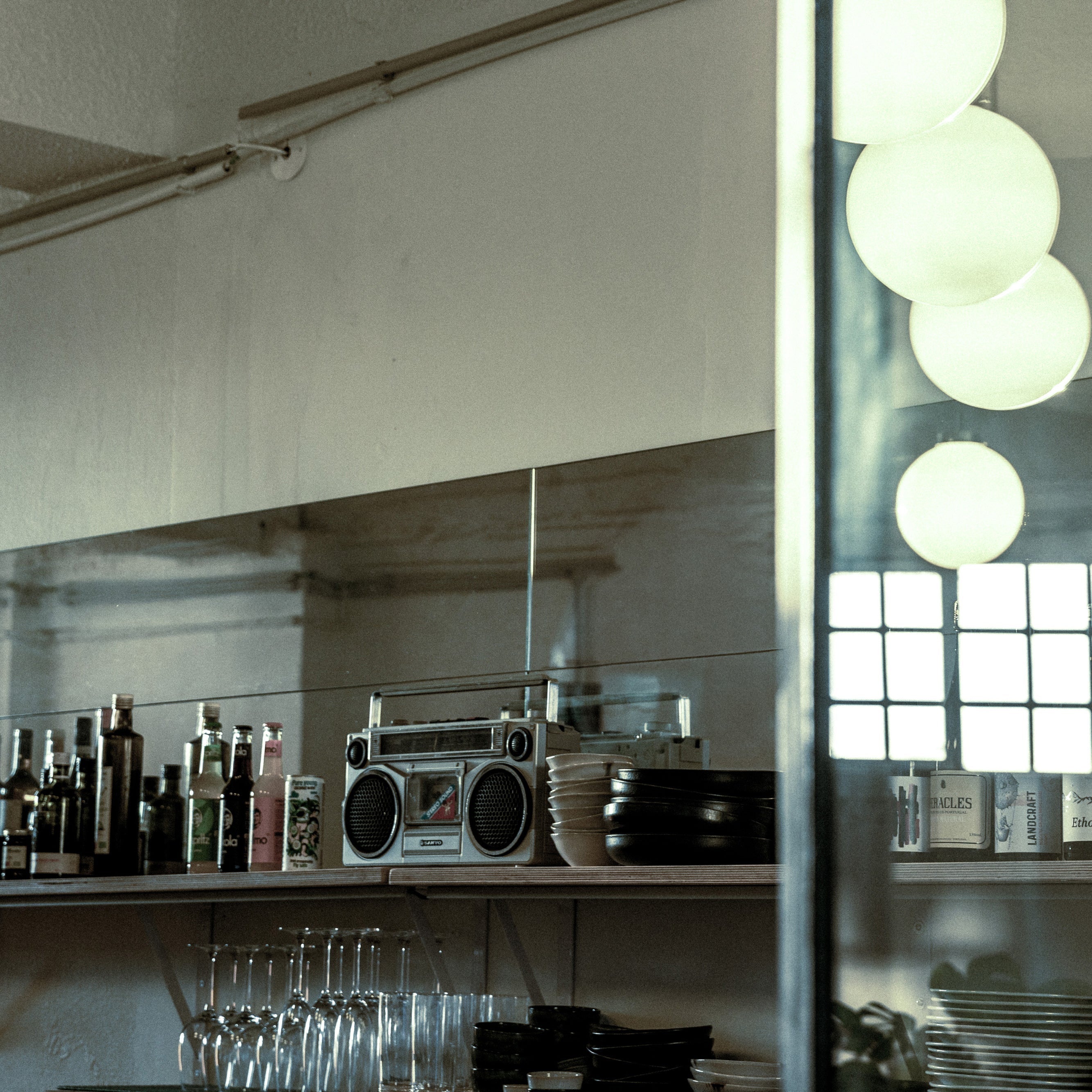 Alvine Lisbon: Hi-Fi Lounge With Bar & Pop Up Kitchen - MasterSounds
