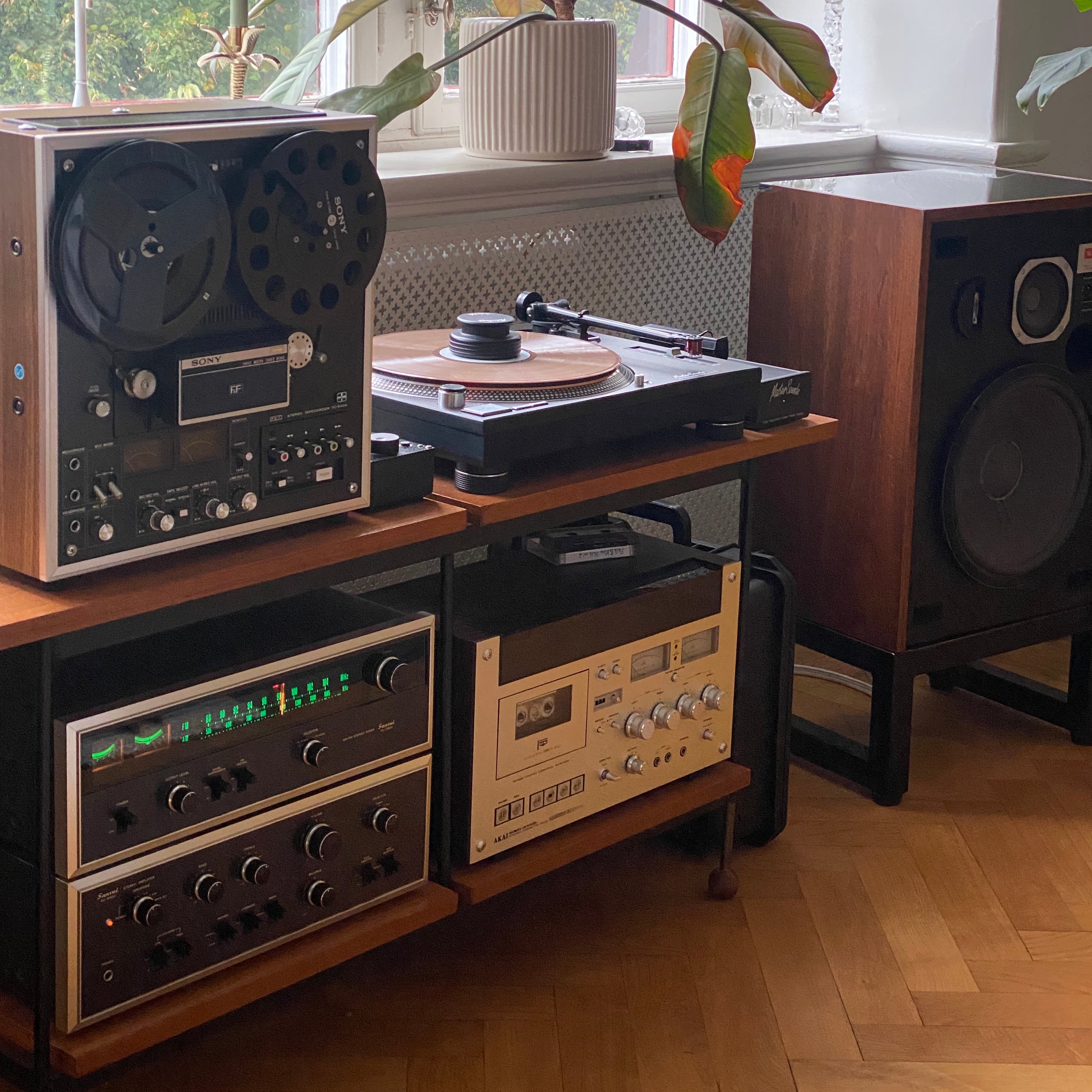 Setup Spotlight: Little Boxes. - MasterSounds