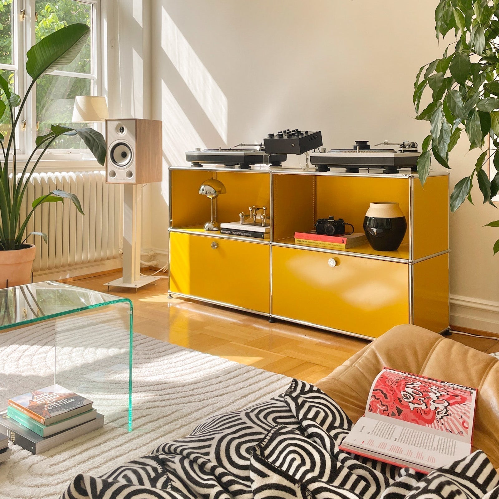 Setup Spotlight: Richard's Modern Lounge - MasterSounds