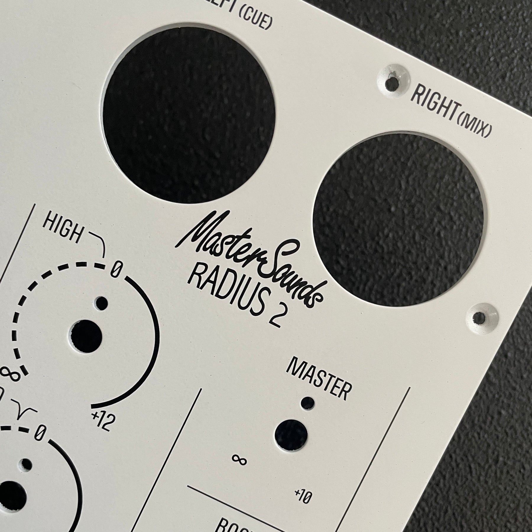 Radius 2 - White Faceplate - MasterSounds