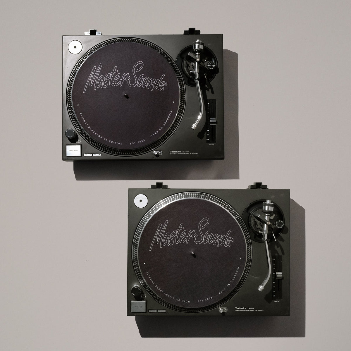 Technics SL - 1210MK2 - Pair - 0557 - 0558 - MasterSounds